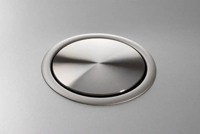 EVOline Port 3 versenkbare Steckdose Erdung Typ F, Edelstahldeckel