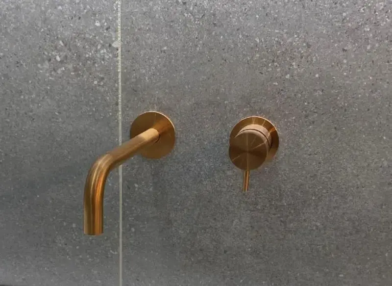 Waterevolution Flow Einbau-Waschtischarmatur PVD gebürstetes Kupfer mit Auslauf 25 cm T116CPE-25