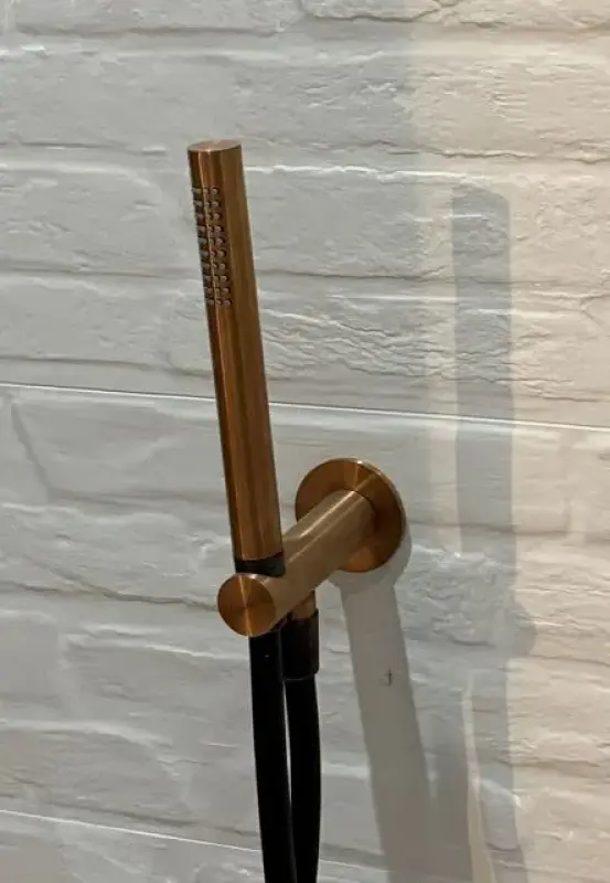 Waterevolution Flow Badewannenarmatur komplett mit Wandanschluss PVD gebürstetes Kupfer T1621CPE