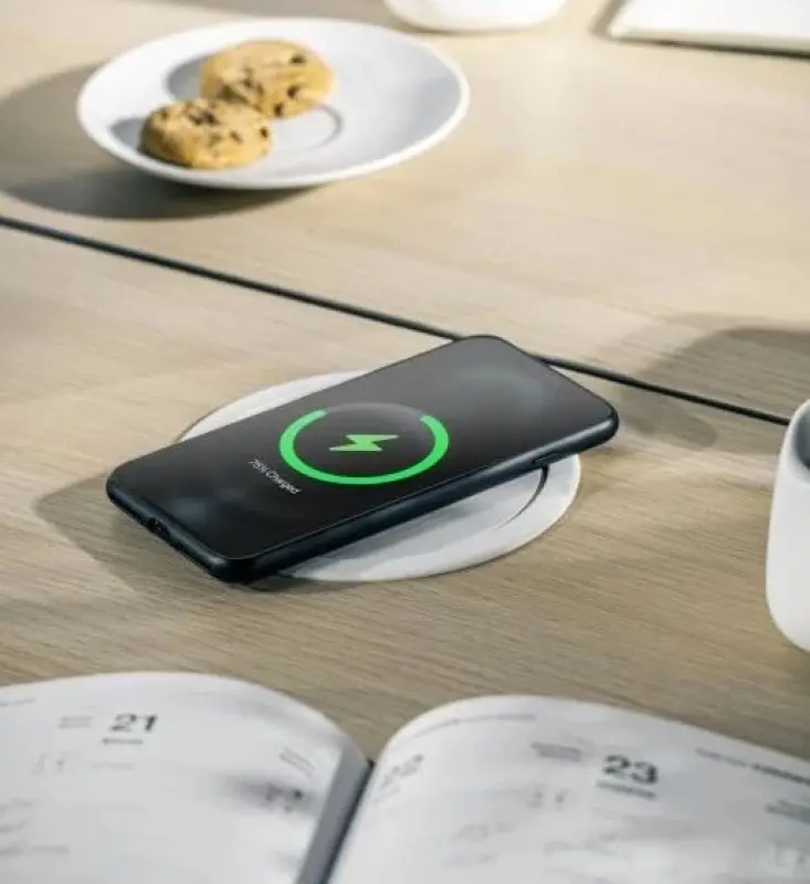 Indux Push versenkbare Küchensteckdose Schwarz mit 4 Steckdosen, Stift-Erdung Typ E, 2 x USB, 2 x RJ45 und kabellosem Laden 1208957421