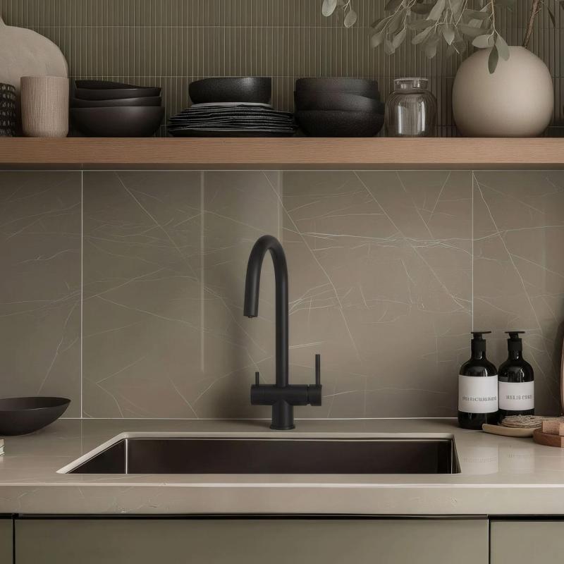 Quadri Leichester Küchenarmatur Schwarz 3-Wege mit einem zusätzlichen Anschluss für gefiltertes Wasser 1208967671
