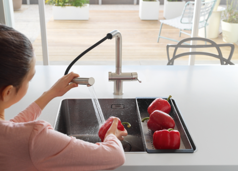 Franke Active Twist Einhebelmischer Edelstahloptik mit Ausziehbarer Brause und Integrierter Abflussbedienung 115.0653.505