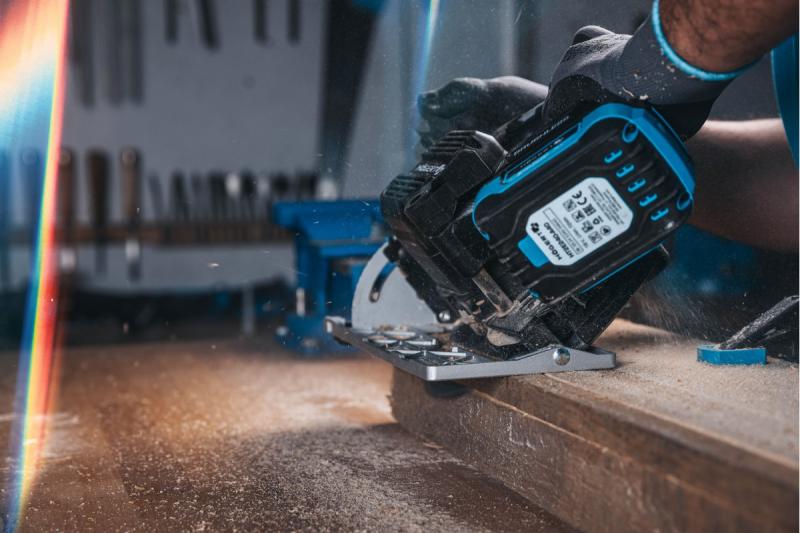 HÖGERT Akku-Kreissäge, 18V, ohne Akku, Staubsaugeranschluss