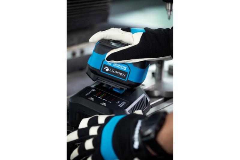 HÖGERT-Schnellladegerät für Akku 6A 18V