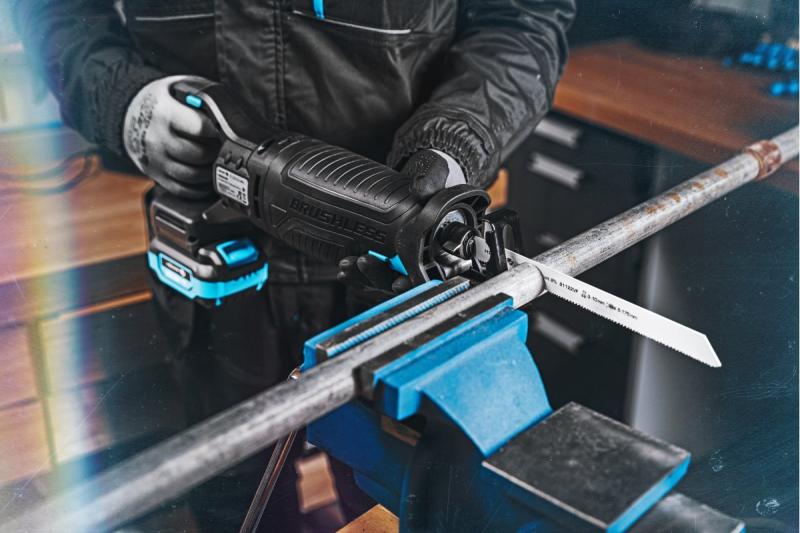 HÖGERT Akku-Säbelsägensatz, 18V, bürstenlos, Akku, Ladegerät, Zubehör.