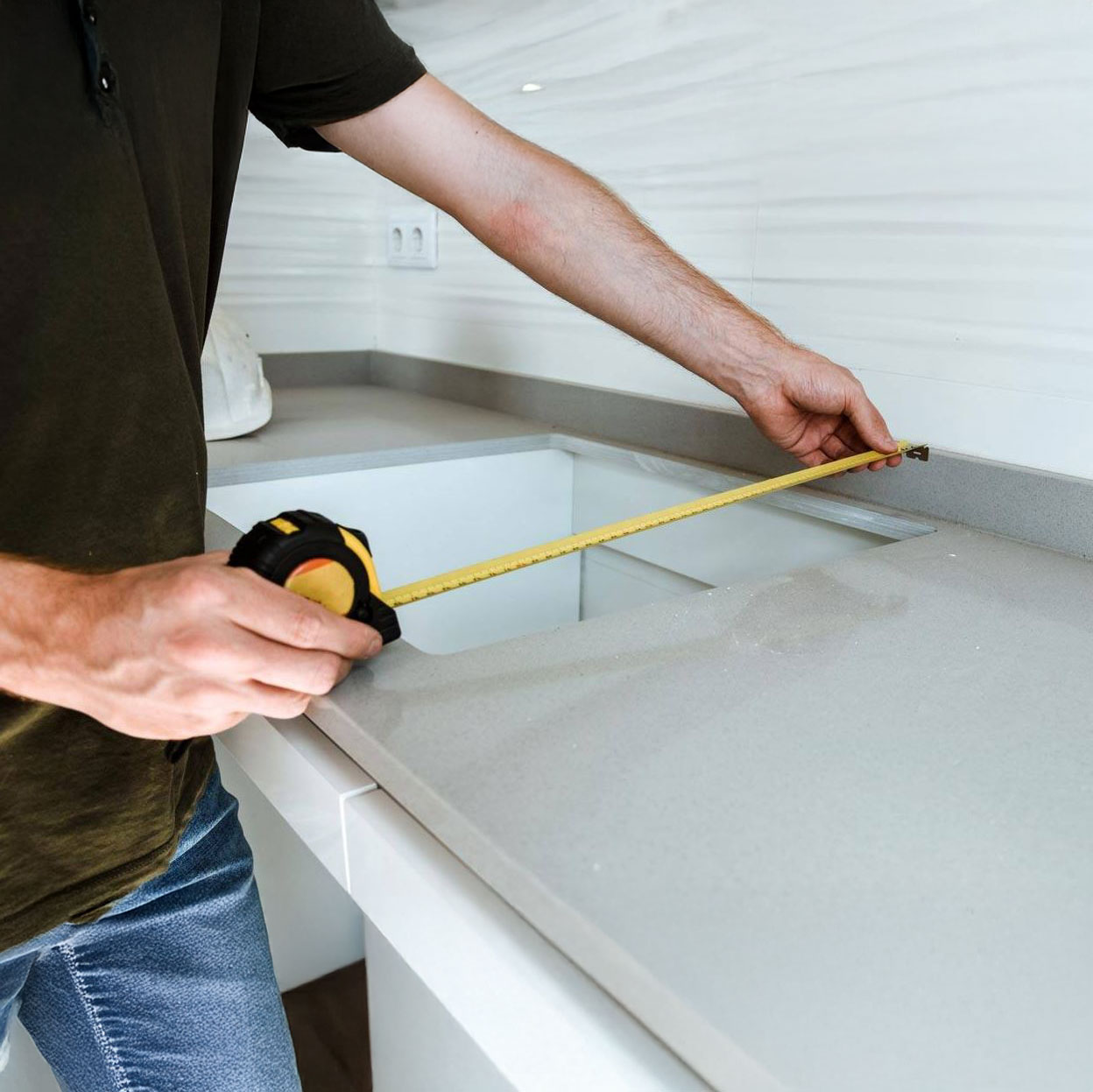 Wie verarbeitet man eine Unterbau-Spüle?